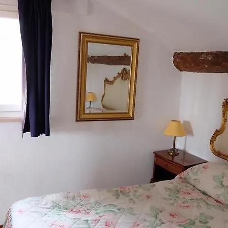 Oda ve Kahvaltı Simonetta 3*