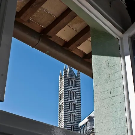 Simonetta לינה וארוחת בוקר