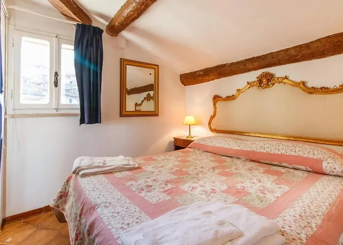 Simonetta לינה וארוחת בוקר